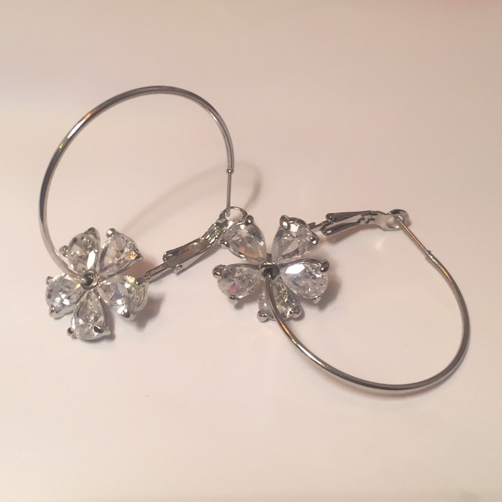 Flower clear stone hoop earrings